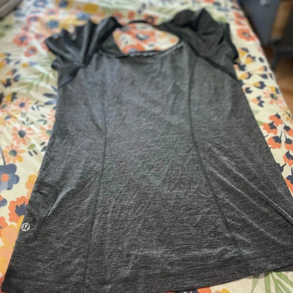 Lululemon Run: Team Spirit Tech Short Sleeve Black Size 8 - Picture 9 of 10